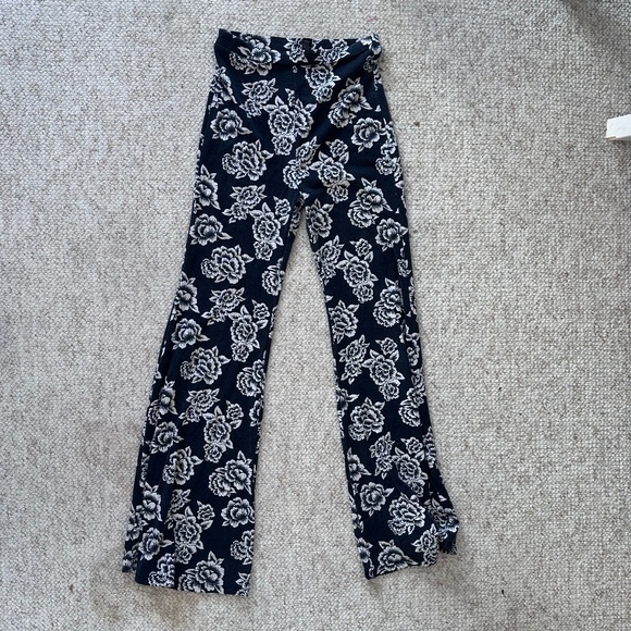 Floral Flowy Pant - Picture 1 of 3